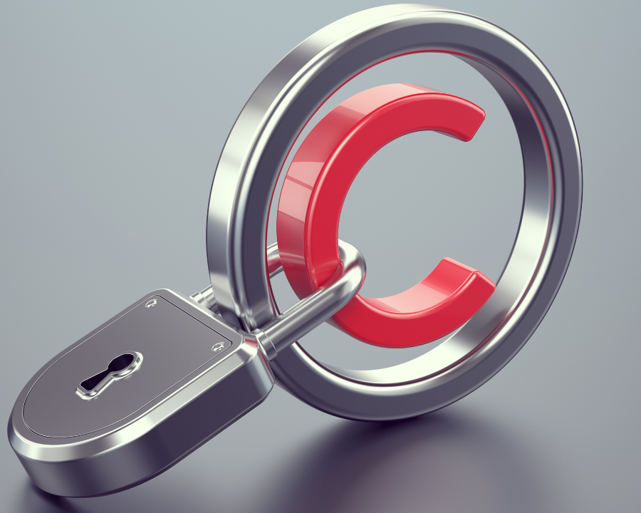 Symbolisches Bild für Urheberrechtsschutz – ein rotes Copyright-Zeichen, das von einem silbernen Vorhängeschloss umschlossen ist.