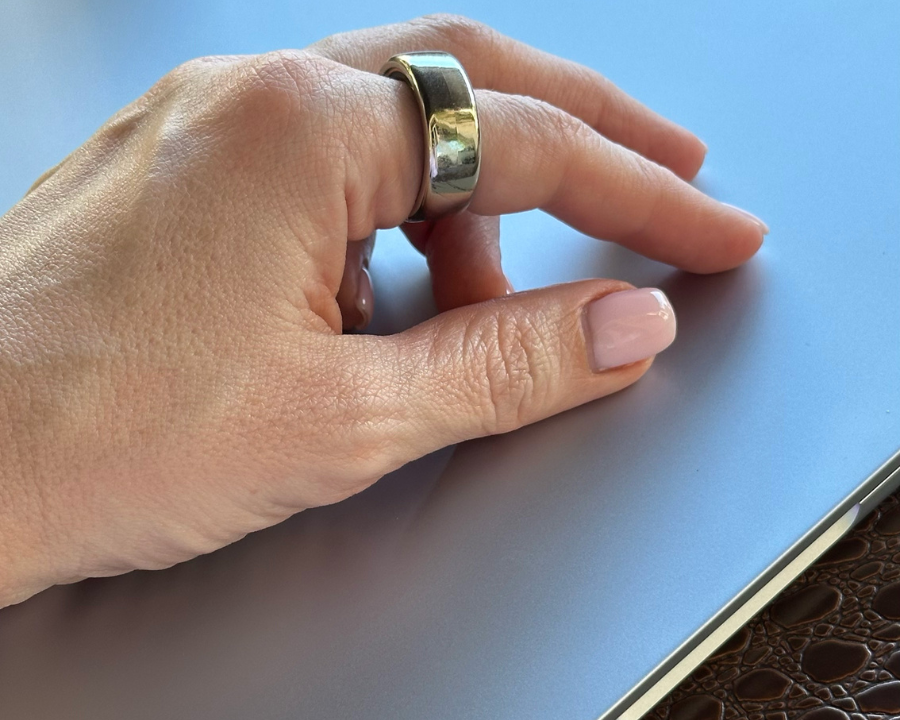 Innovativer KI-Ring revolutioniert Seniorenpflege: Effizient und datengetrieben